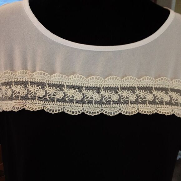 FAITH AND JOY Top Crepe and Lace Bouse With Bow size PXL Black Dove Gray… - Picture 3 of 13